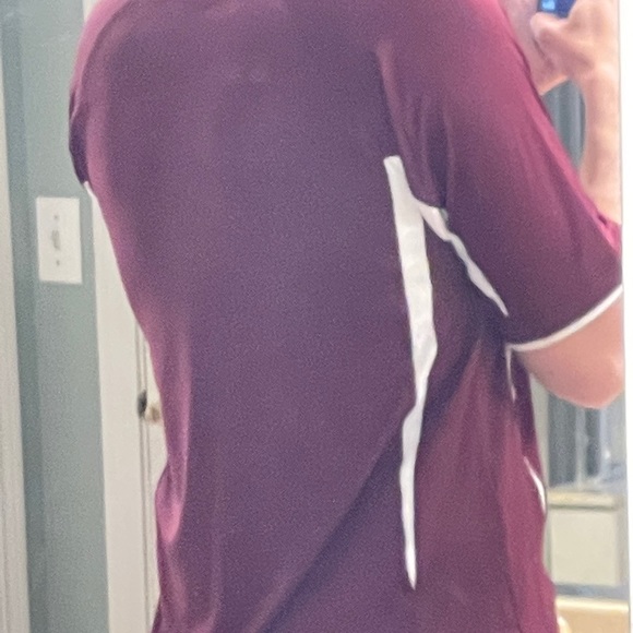 Underarmour exercise shirt - Picture 3 of 4